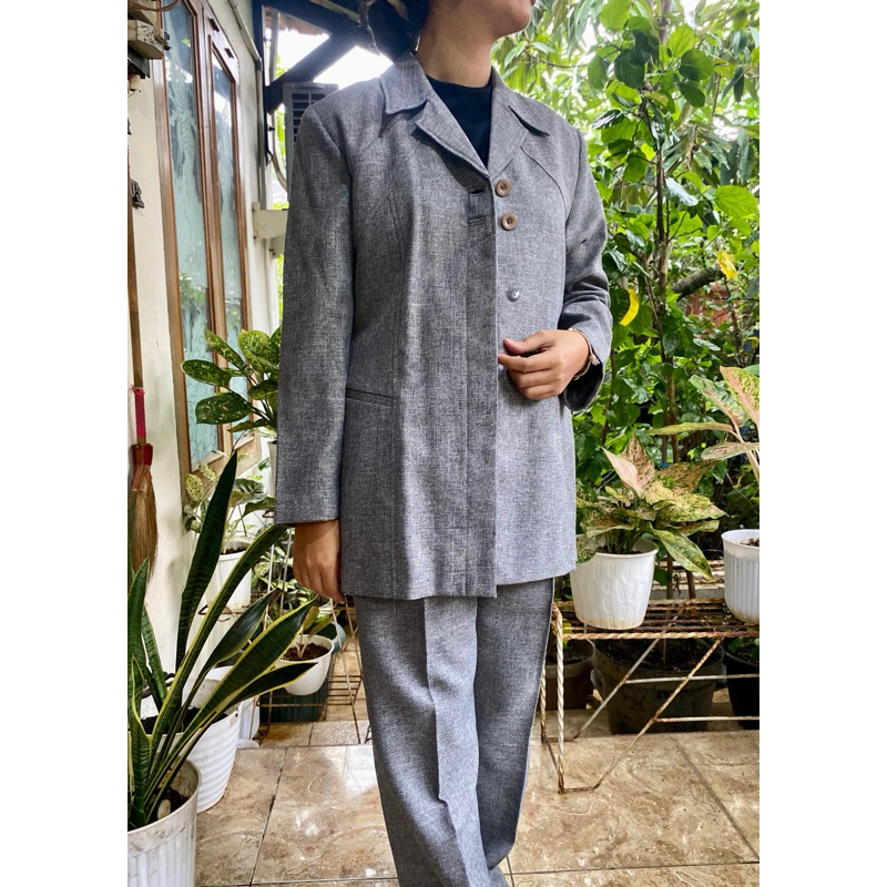 Preloved Setelan Safari Wanita