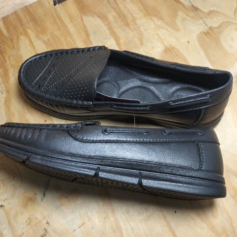 Sepatu Pansus Wanita Karet Yumeida LD Hitam