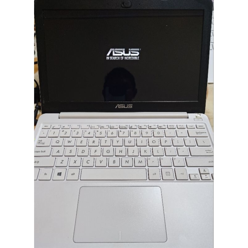 Laptop Bekas Seken Second ASUS E203NAH SSD 500GB