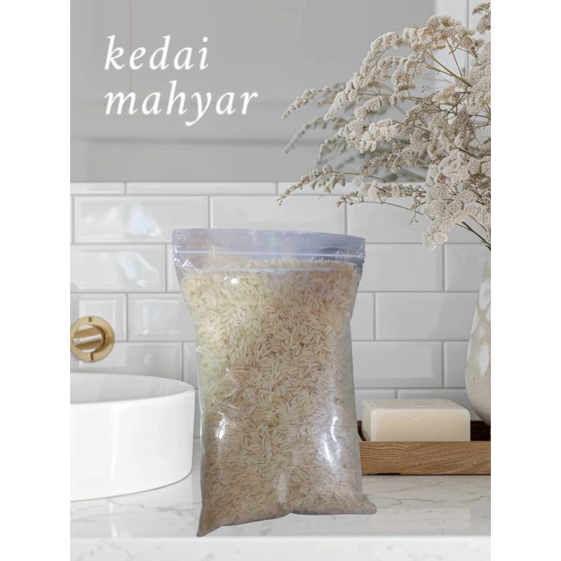 

Paket beras basmati 500gr dan bumbu