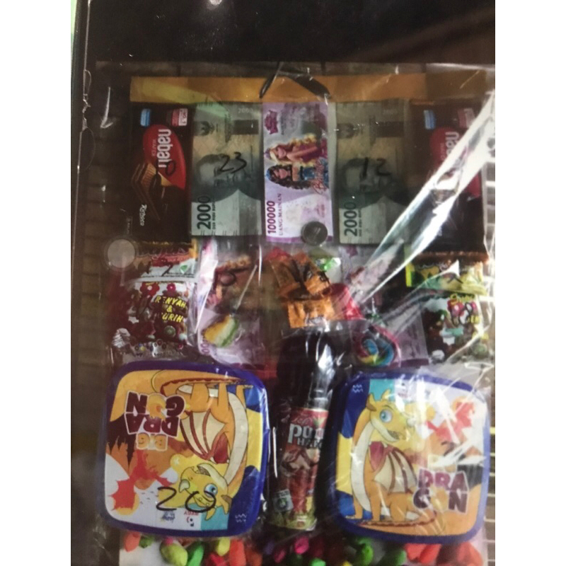 balon lotre berhadiah tempat makan dan jajanan