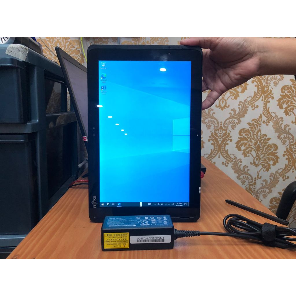 BANTING HARGA Fujitsu Q507 Laptop Tablet Ssd 64gb Ram 4GB