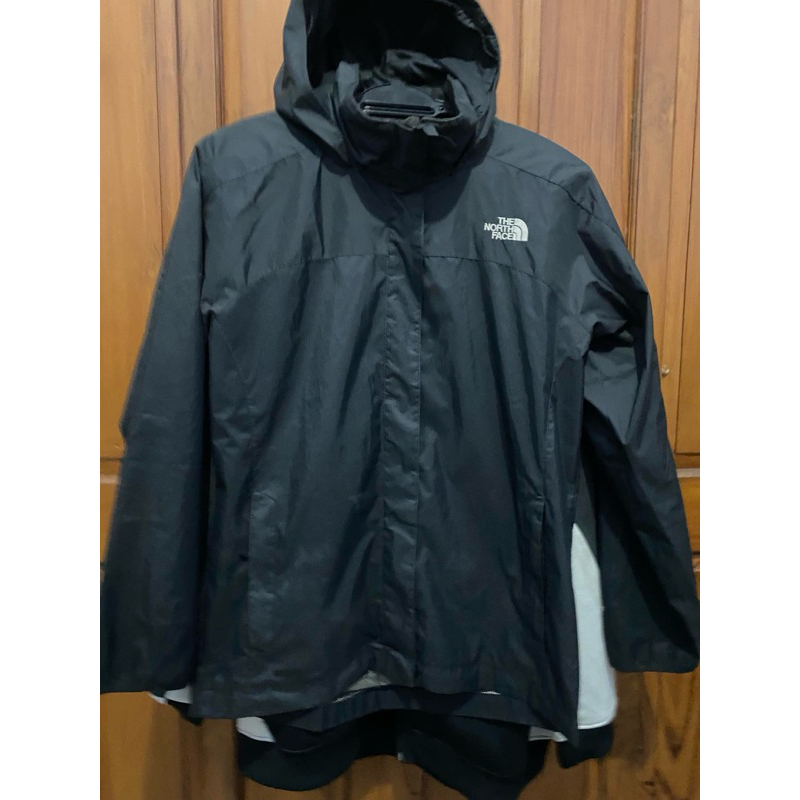 jaket tnf hyvent