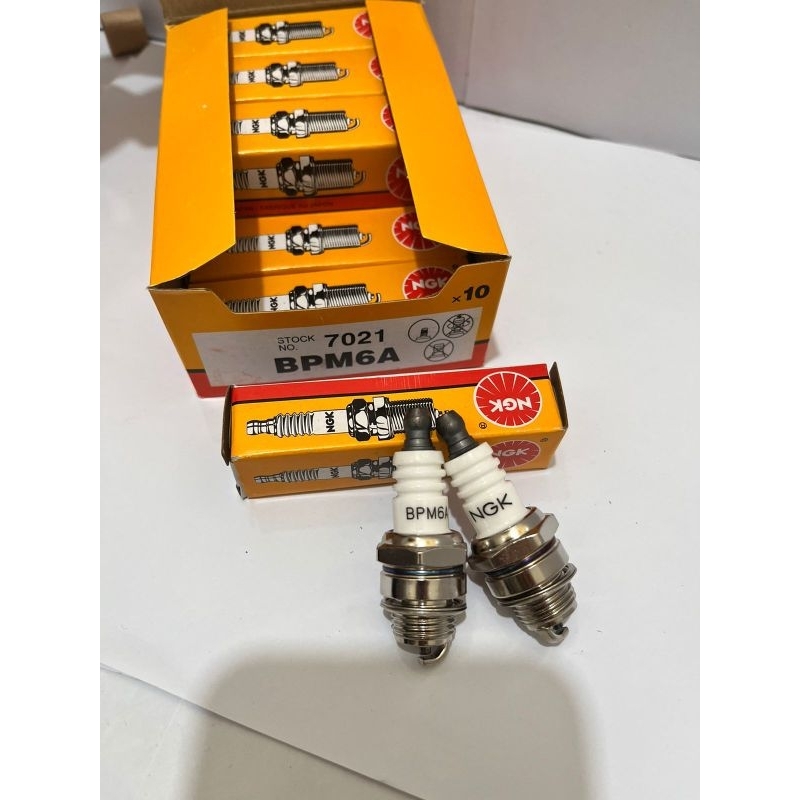 BUSI NGK/SPARK PLUG BPM6A NGK NEW ORIGINAL