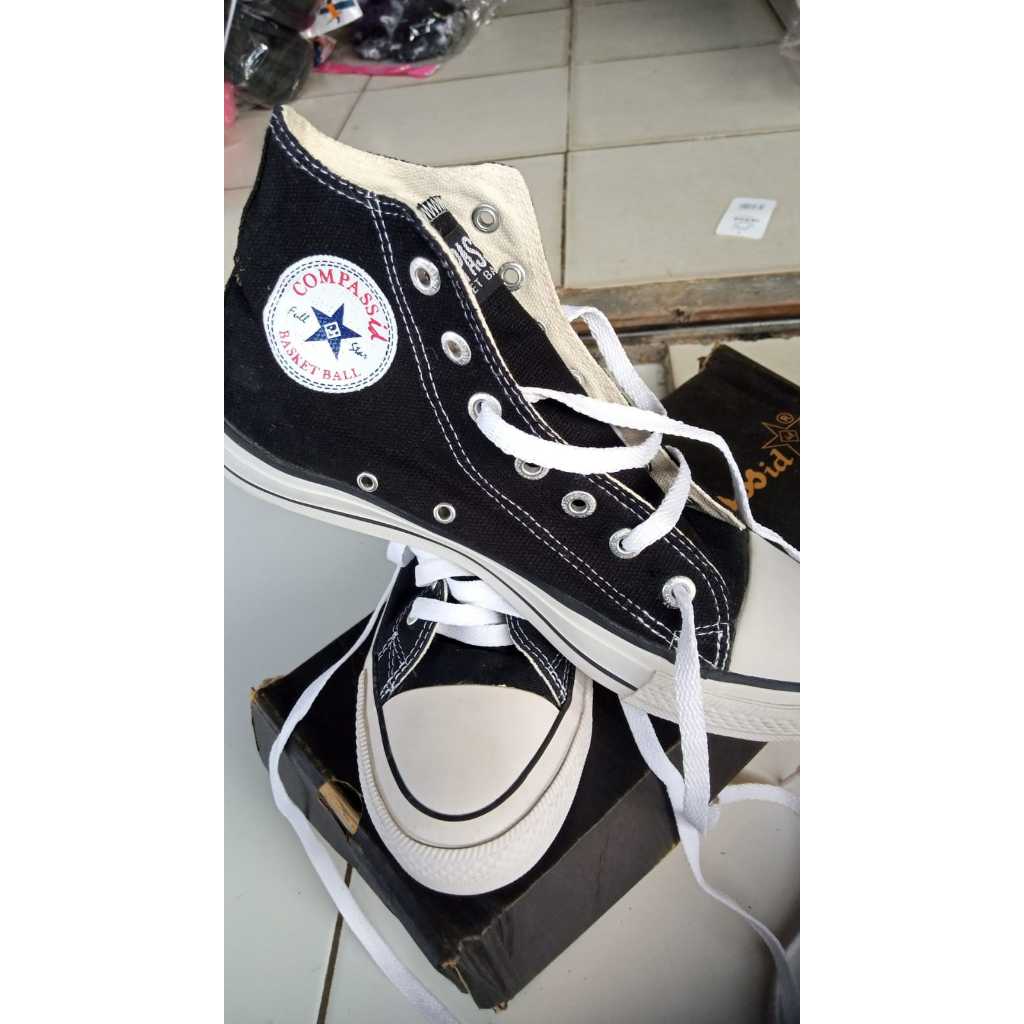 COMPASS Sepatu Sneakers Hitam-Putih | Sepatu Pria