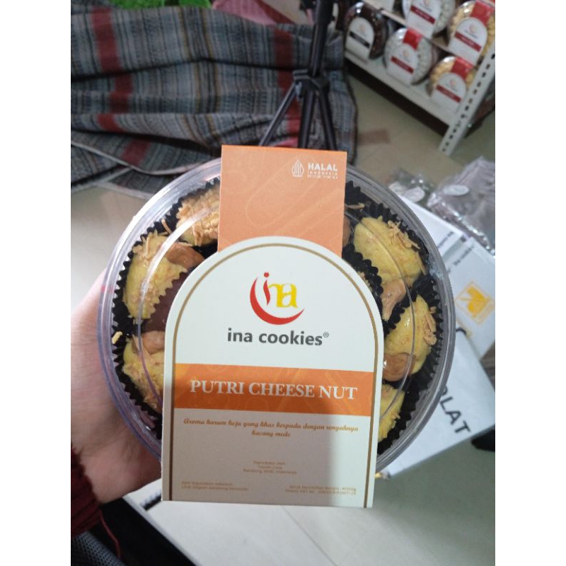 

Ina Cookies Putri Cheese Nut Toples Reguler Kue Kering Ina Cookies