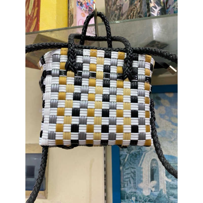 Tas Tangan Kain Motif Kotak-Kotak Hitam Putih dan Abu-abu