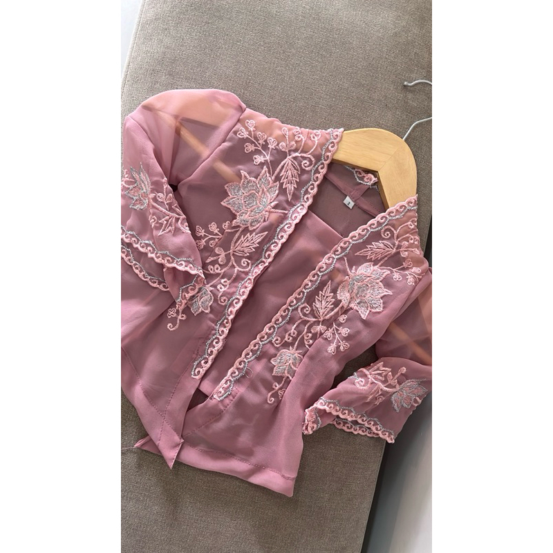 Kebaya Anak Perempuan Bali umur 2 Tahun