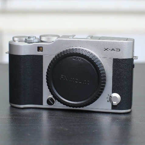 FUJIFILM XA3 BO Body Only Kamera Mirrorless Layar Flip Good Condition