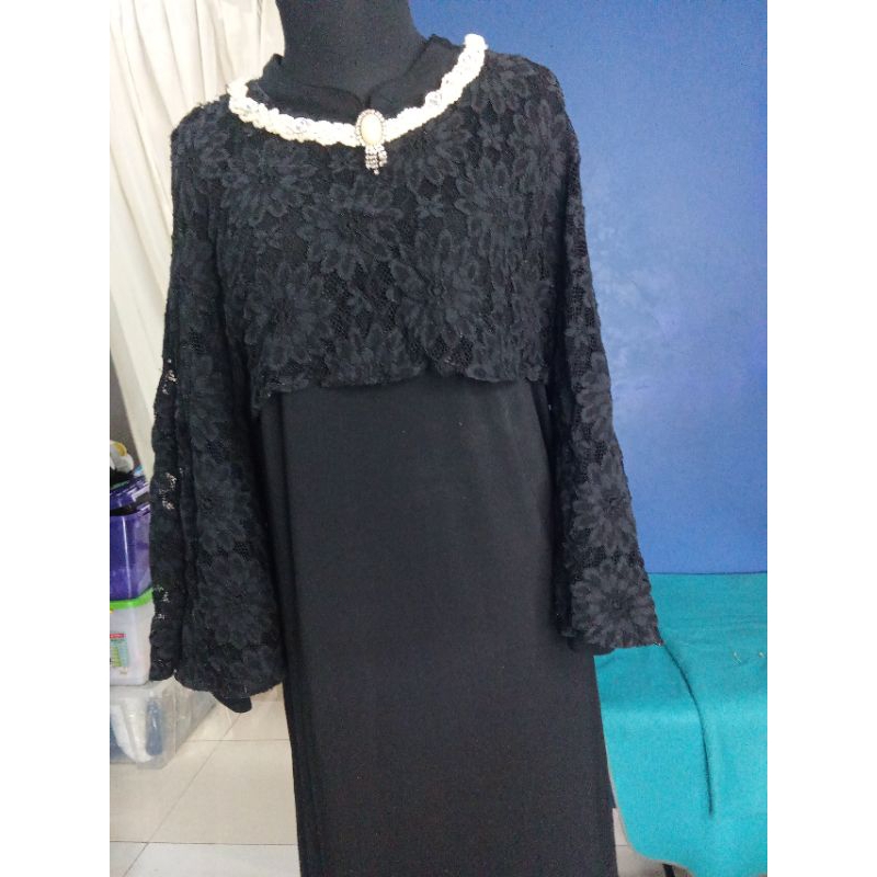 Gamis hitam brukat