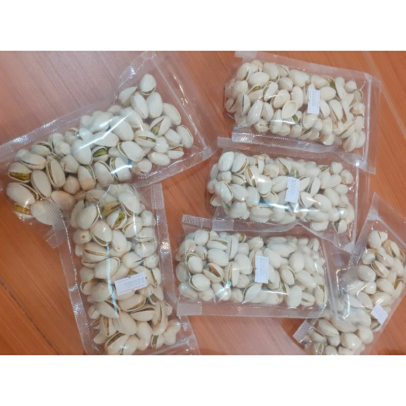 

kacang pistachio