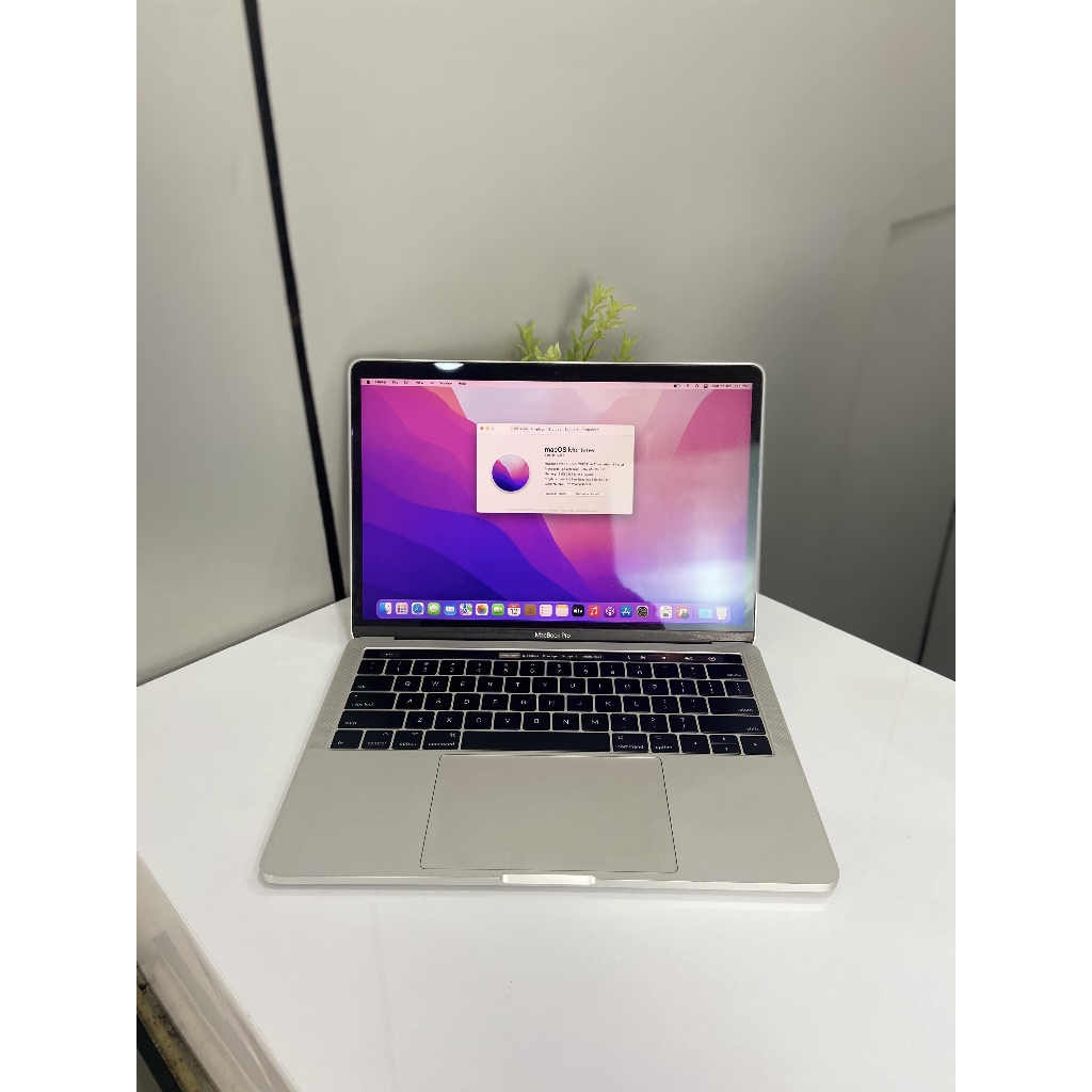 MacBook Pro 2017 Touchbar 8/512 GB