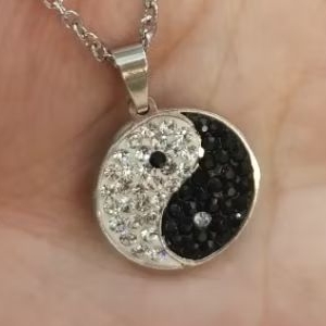 Liontin titanium yin yang