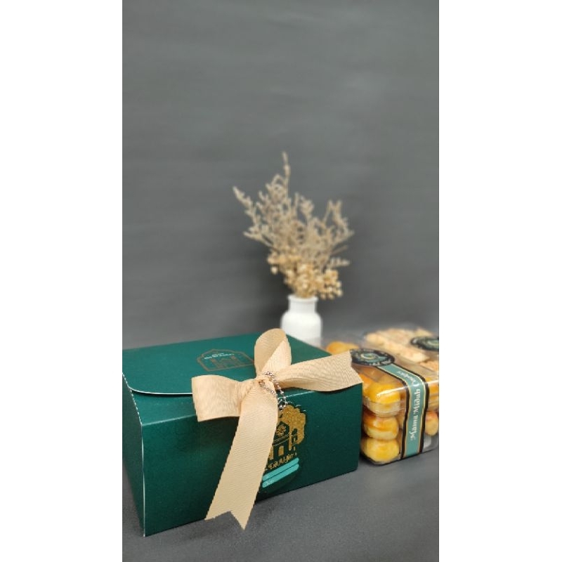 

Hampers lebaran kue nastar