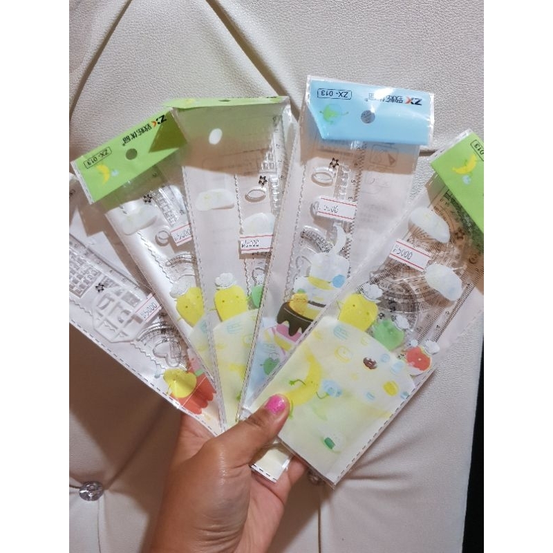 

Penggaris Set Isi 4 Murah Kuat Tebal