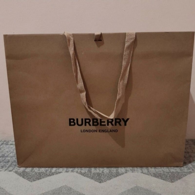 

KANTONG BELANJA PAPERBAG BRANDED AUTHENTIC ORIGINAL PAPER BAG BURBERRY