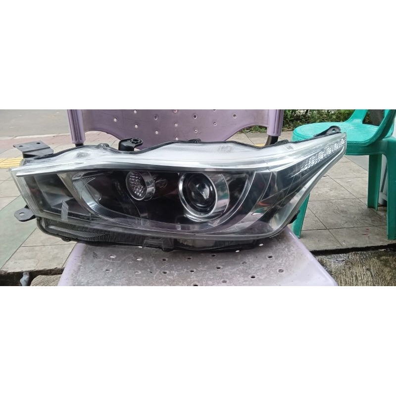 lampu depan yaris 2015 headlamp Yaris