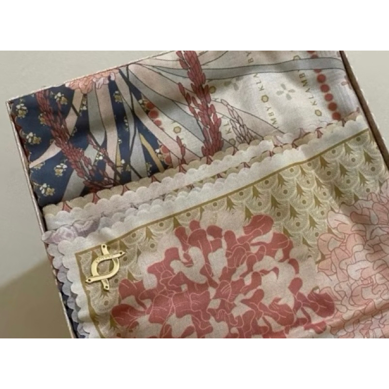 Wearing klamby dayu scarf preloved