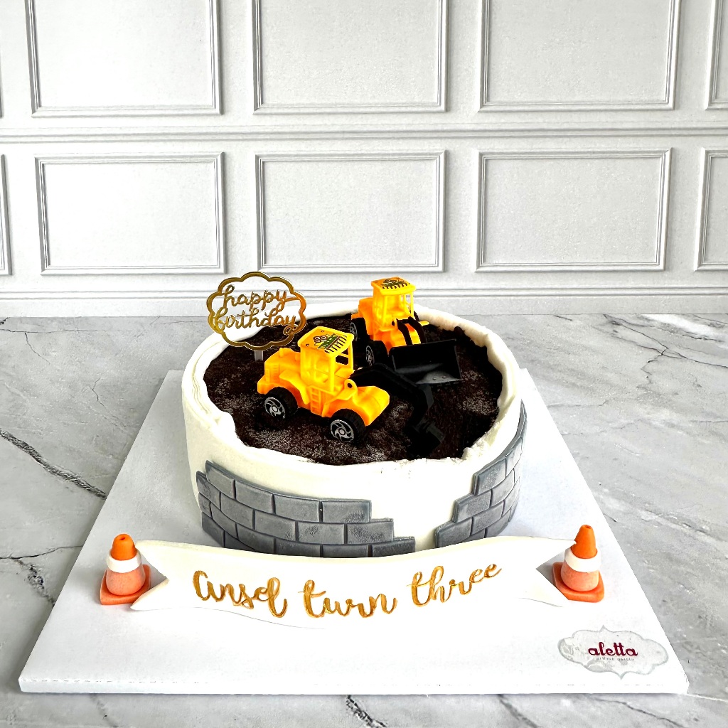 

Gelato Cake - Ice Cream Cake - Icecream Cake - Es Krim Cake - Custom Cake - kue ultah karakter alat konstruksi Gelato Cake - tema alat konstruksi Custom Cake - Birthday Cake Karakte