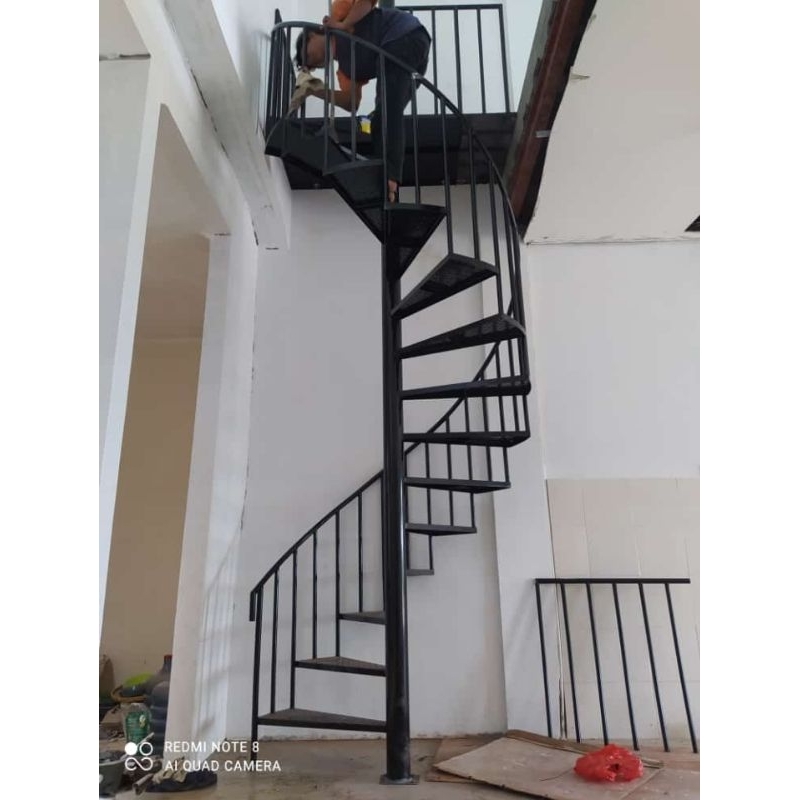 Tangga Besi Putar
