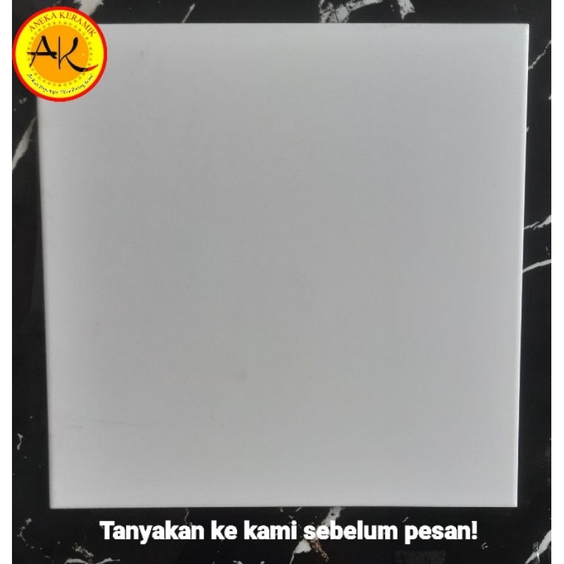 Keramik Lantai Ruangan 30x30 Putih Polos Mulia