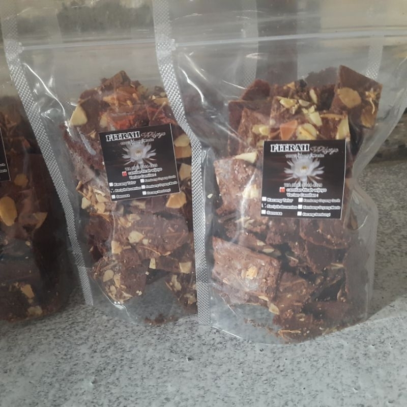 

brownies crispy cap fitrah wijoyo 100% home made/netto 60gr/130gr