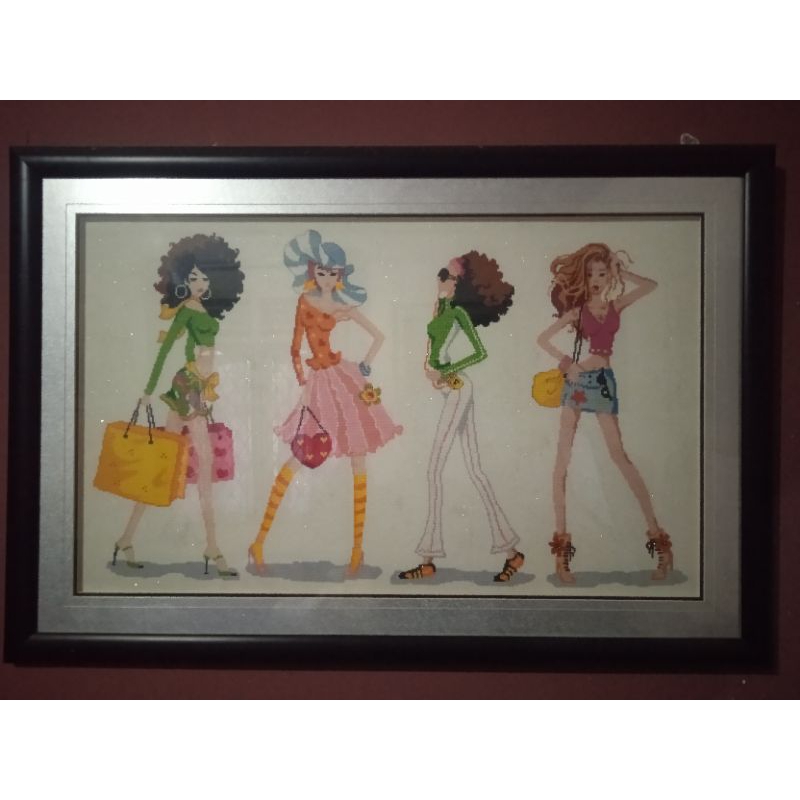 Lukisan benang sulam motif fashion