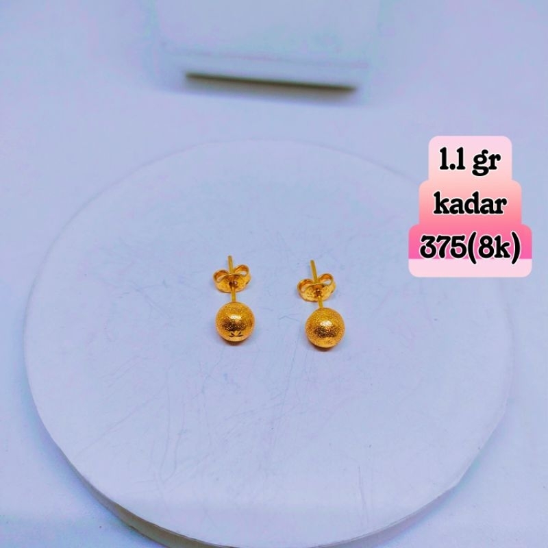 anting (giwang) emas model  tusuk bola ukir.mas kadar 375(8k)