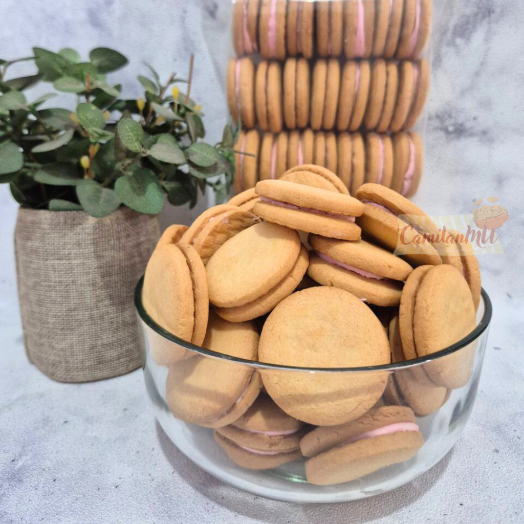 

SNACK CAMILAN BISKUIT STROBERI (BERAT +/- 450 GRAM)