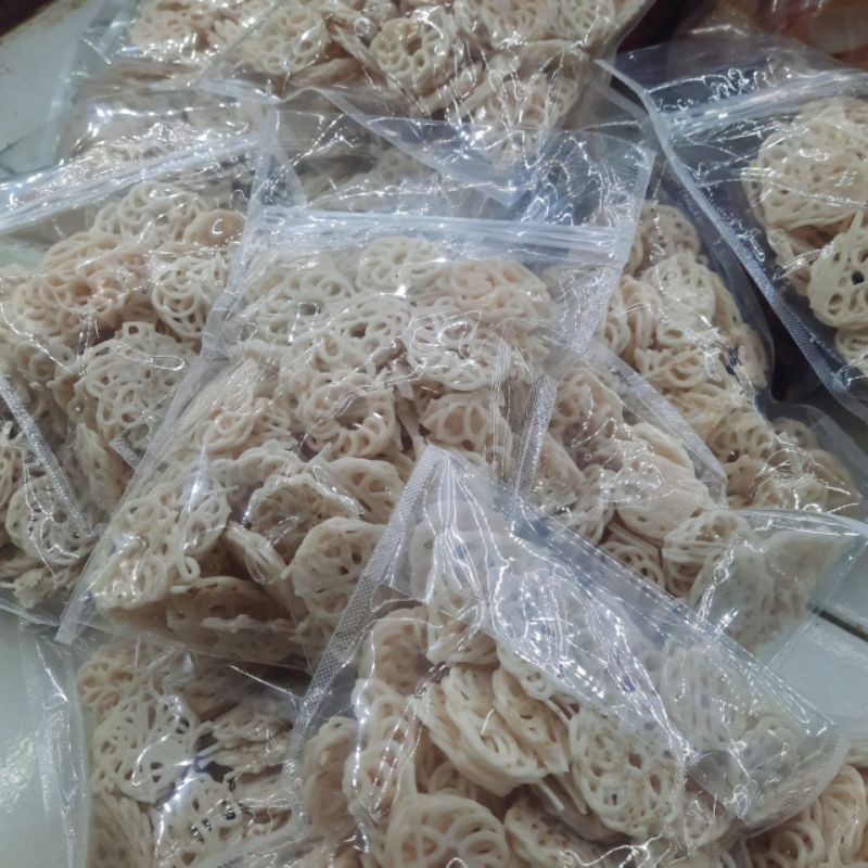 

KERUPUK PUTIH MAWAR MENTAH KEMASAN 250gr - KERUPUK MENTAH - KRUPUK MAWAR MENTAH - KERUPUK PUTIH