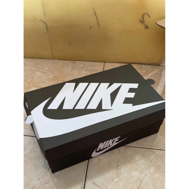 

JUAL DUS INNER BOX NIKE DEWASA HITAM PUTIH JUMBO