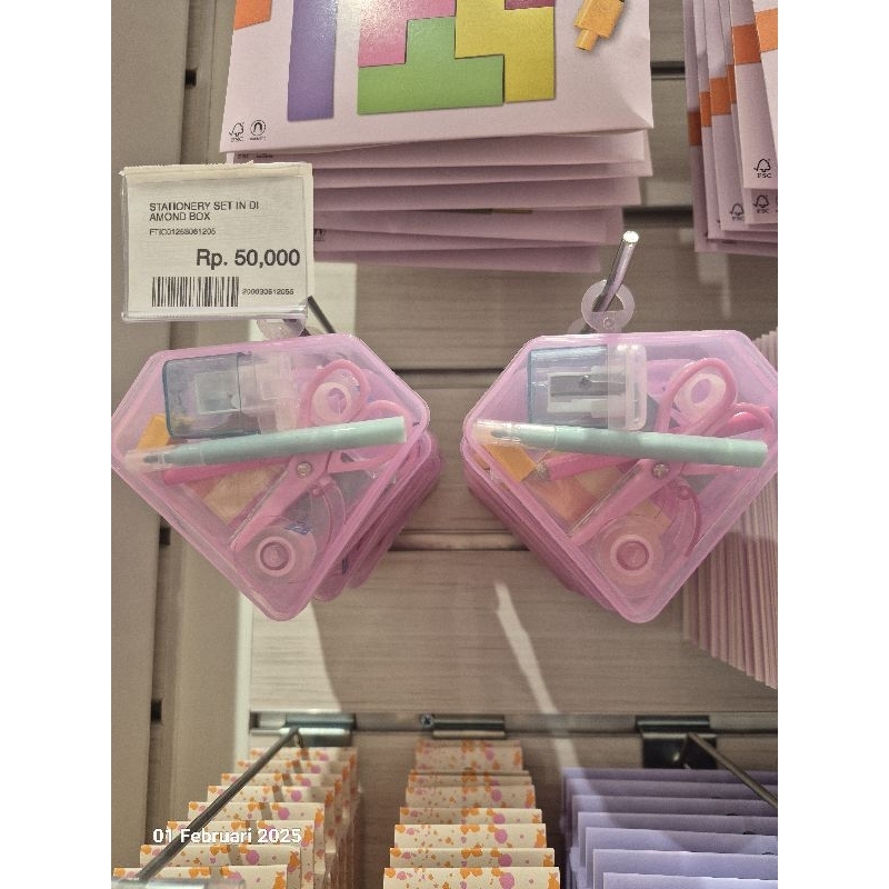 

(Flying Tiger) Stasionary Set in Diamond Box