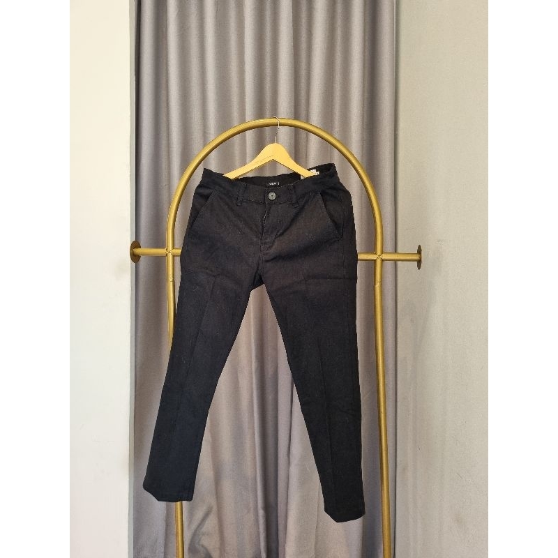 PRELOVED CELANA SLIMFIT DENIM HITAM WANITA