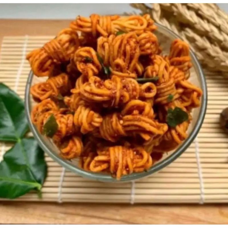 

mie gulung/mie uwel pedas daun jeruk isi 1kg