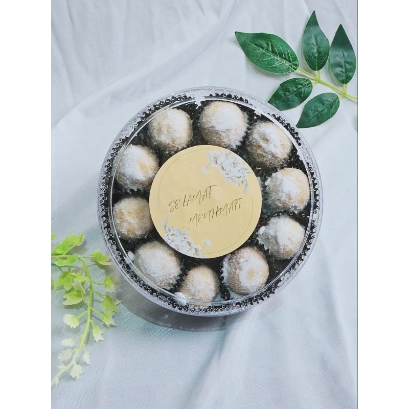 

PUTRI SALJU