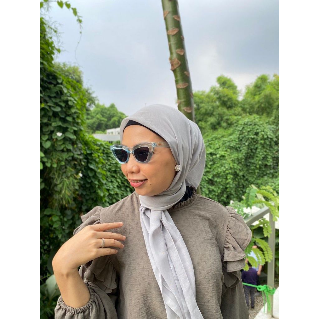 Bold Cat Eye Blue Thick Frame Kacamata wanita anti uv vacation holiday frame biru classy ala chanell