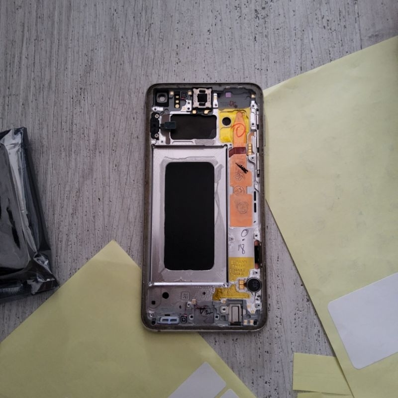 LCD SAMSUNG GALAXY S10E ORIGINAL COPOTAN ASLI 100% PLUS FRAME AMOLED LAYAR LCD TOUCHSCREEN SAMSUNG S