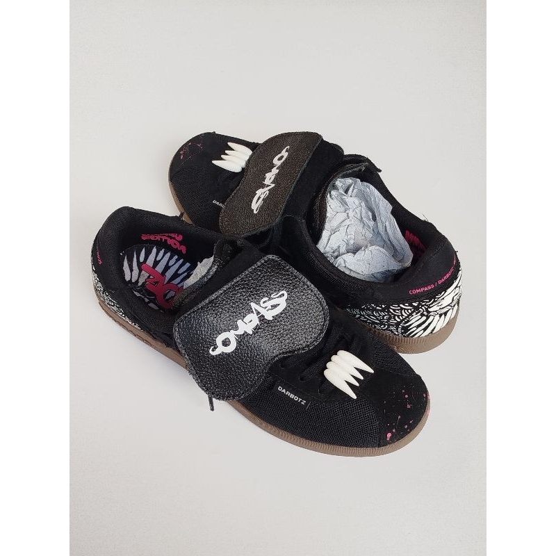 Sepatu Compass x Darbotz