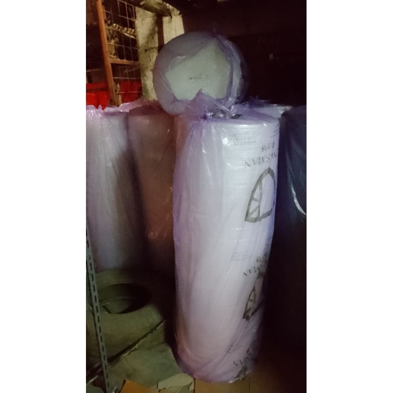 

babble wrap putih ukuran 125cmx50m berat 2,7klo