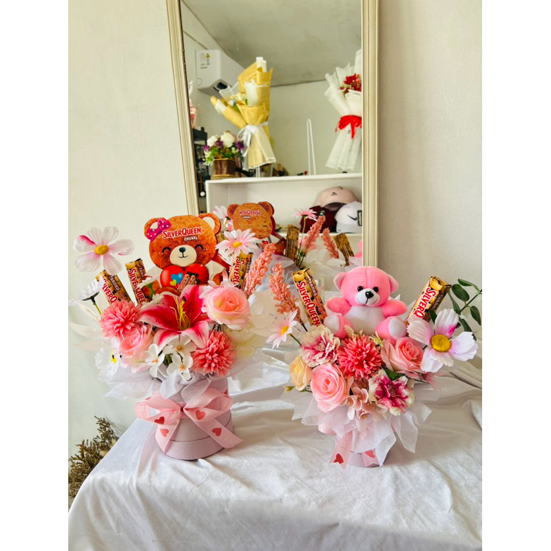 

bloombox valentine hadiah valentine flower bucket valentine