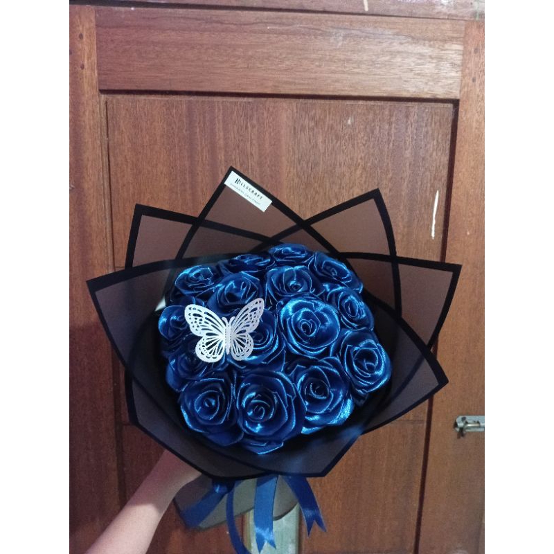 

BUKET BUNGA PITA SATIN 15 TANGKAI