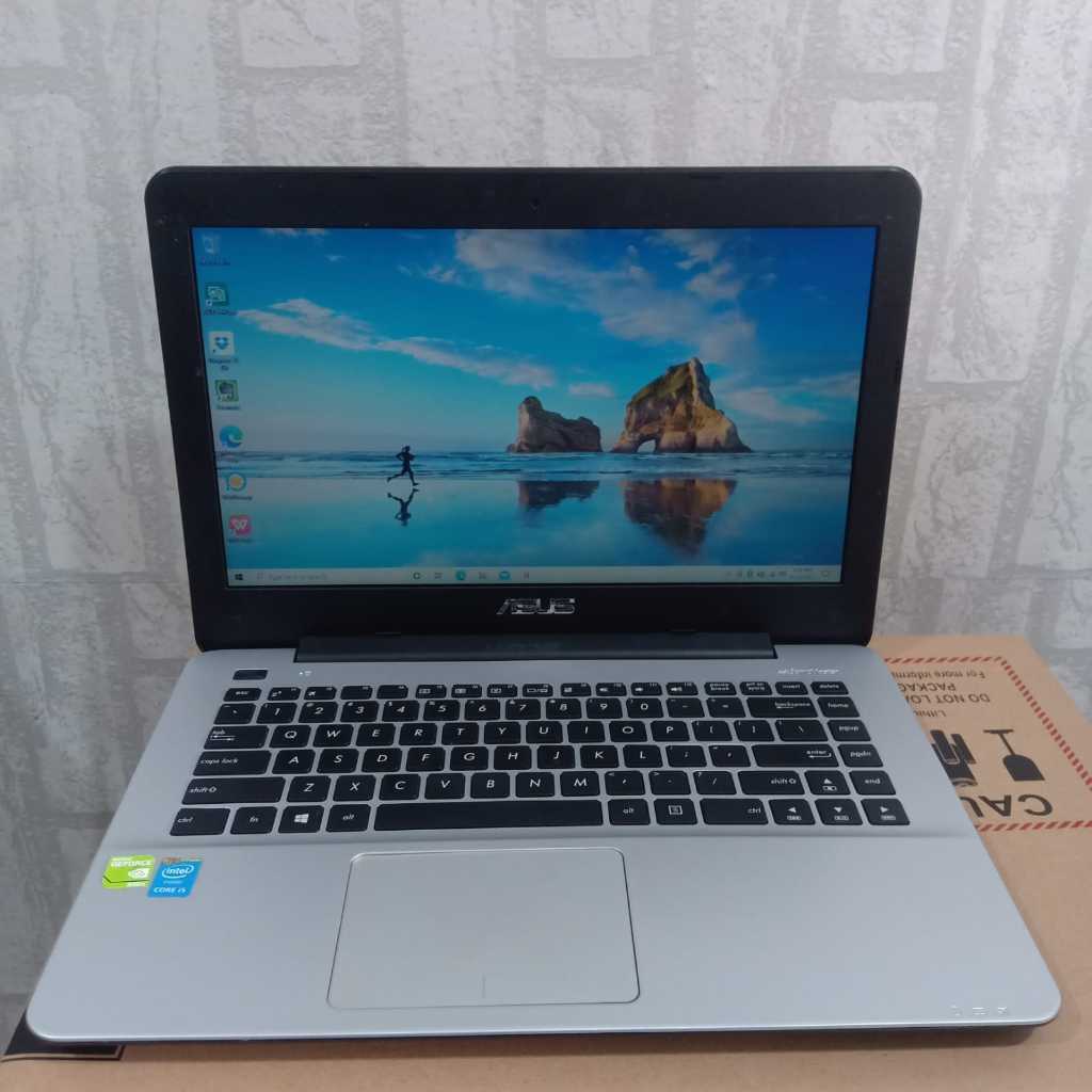 Laptop Asus X455LF, Core i5-5200U, DoubleVga Nvidia Geforce 930M 2Gb, Ram 4Gb HDD 500Gb