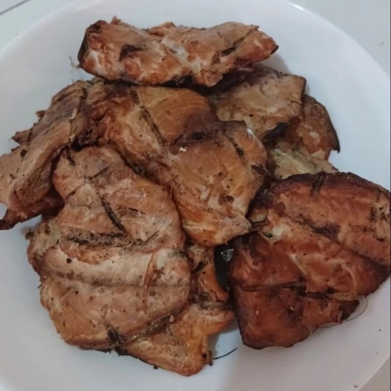 

IKAN TUNA ASAP POTONGAN KECIL | 500gr| FRESH FROZEN