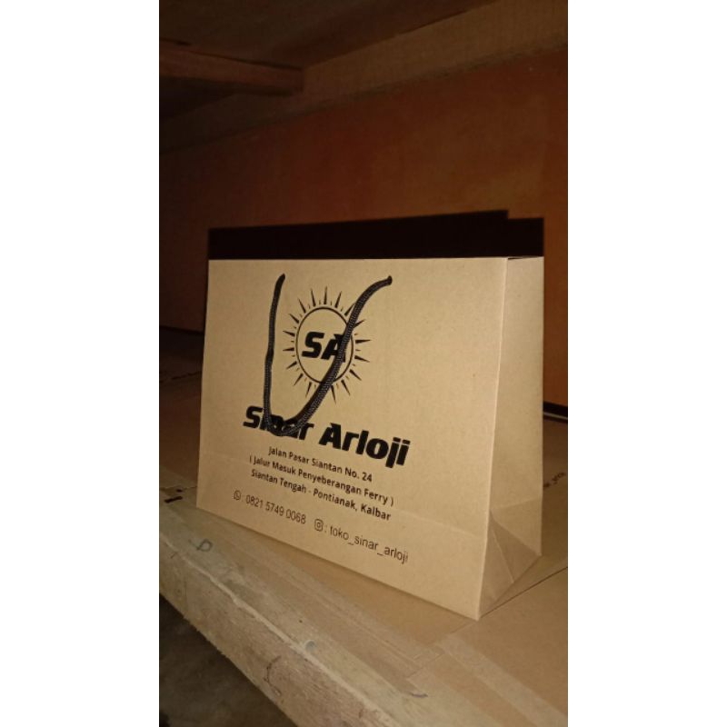 

Jual Tas Kertas Paper Bag Free Desain Murah ukuran 20x8x17cm