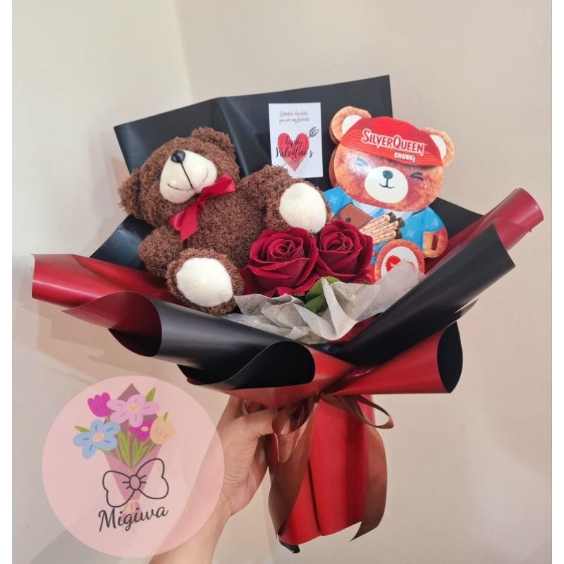 

Migiwa Valentine - Buket Bunga Coklat Teddy Bear Boneka Cokelat Bouquet Anniv Wisuda Hadiah Kado Ulang Tahun Pacar Istri Cewek Wanita
