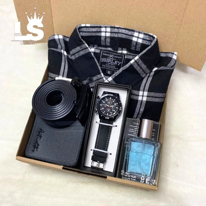 

(JAM TIDAK ANTI AIR)GIFTBOX COWOK BIRTHDAY AESTEHTIC KADO PRIA KEMEJA FLANEL ULTAH ULANG TAHUN HADIAH WISUDA ANNIVERSARY PERNIKAHAN VALENTINE KADO COWOK COWO PRIA PACAR SUAMI TUNANGAN AYAH BAPAK HAMPERS SPESIAL
