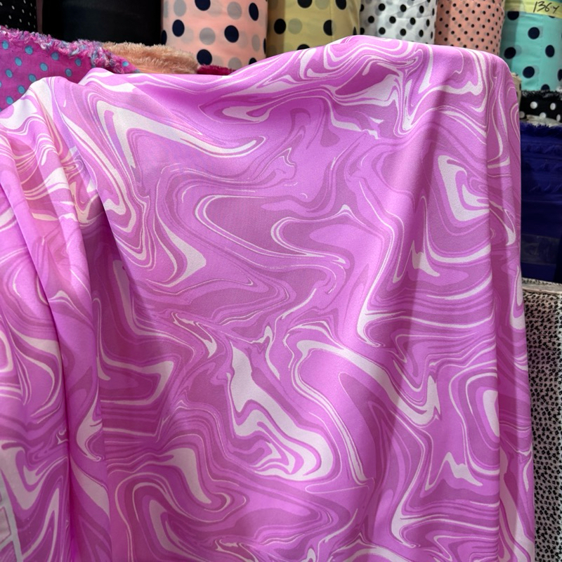 Kain Satin Silk Premium - kain silk motif abstrak - kain motif abstrak - kain satin silk super premi