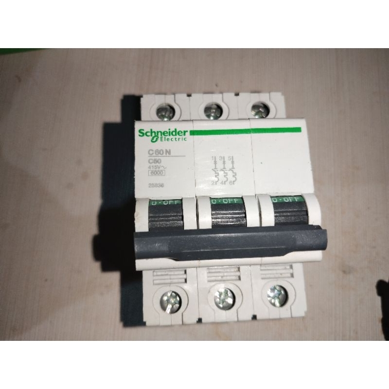 MCB SCHNEIDER C60N 3p c50