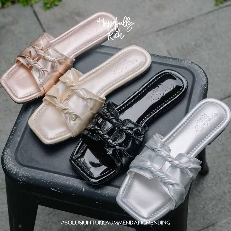 Hopefully Rich 015 Sandal teplek slop Wanita daily kekinian
