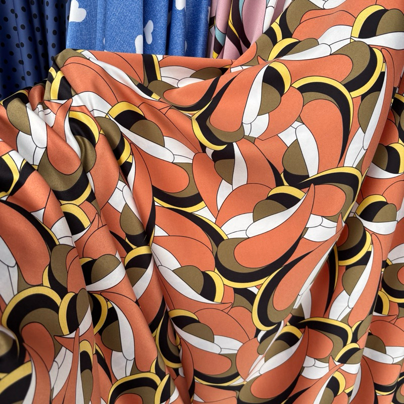 kain silk motif abstrak - kain silk premium - kain satin silk motif - kain bahan meteran - kain sati